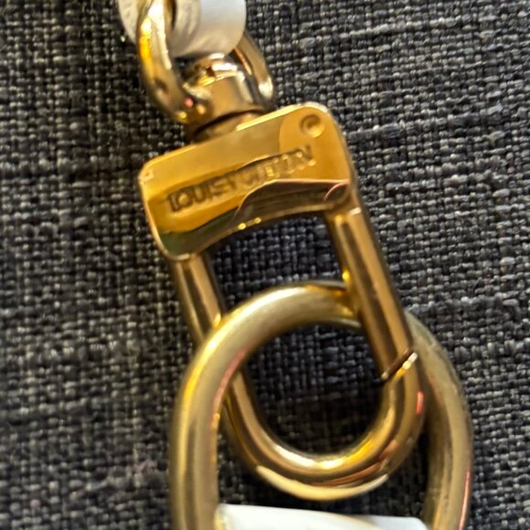 Auth RARE Louis Vuitton Vintage White Translucent Clear Epi Plage Snap Pouch - Picture 11 of 11